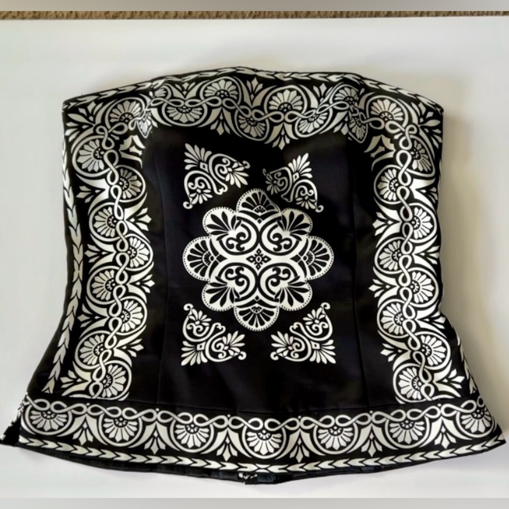 White House Black Market black and white bustier size 10